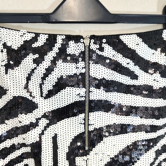 Lipsy Sequin Black White Zebra Floral Print Mini Skirt Size UK 8 - Picture 5 of 8